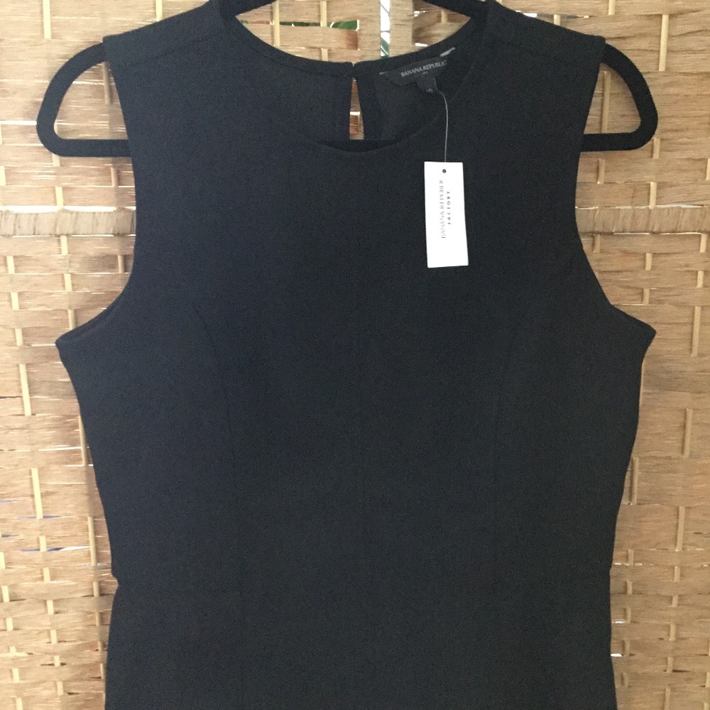 Banana Republic Ladies Sleeveless Blouse